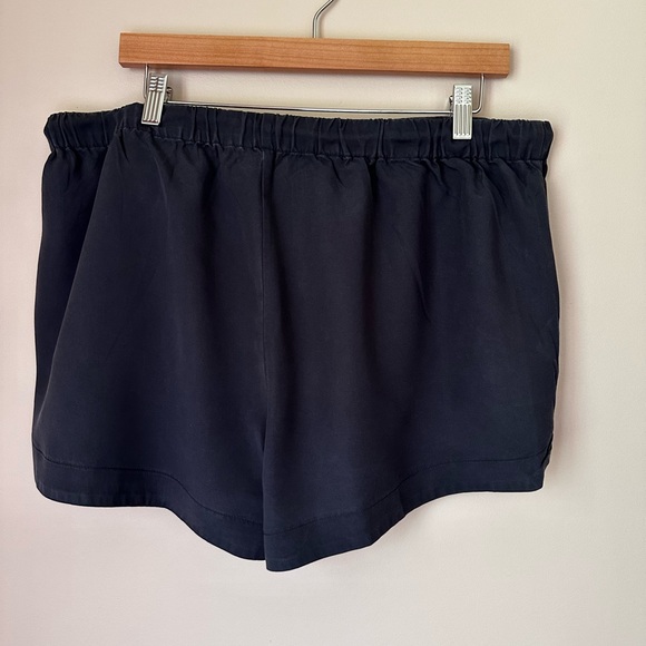 UpWest All Around Navy Blue Shorts, New With Tags, size Large - Picture 5 of 6